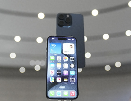 七叉镇Apple维修站分享买iPhone15还是华为Mate60 