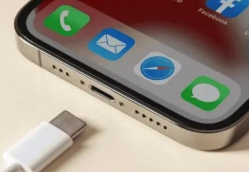 七叉镇苹果15维修分享iPhone15改USB-C接口后能和安卓用户互借充电器吗 